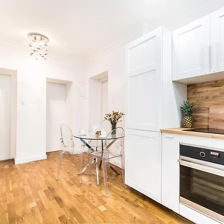 Rent Like - Przejscie Garncarskie 10